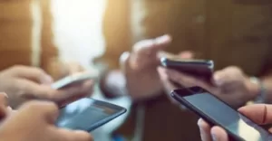 Cumhurbaşkanı Erdoğan’ın seçim vaatleri arasında yer alan üniversitelilere vergisiz telefon