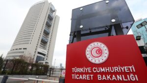 Bakanlığın yaptığı açıklamada, geleneksel ve dijital mecralarda sağlık reklamlarından sosyal