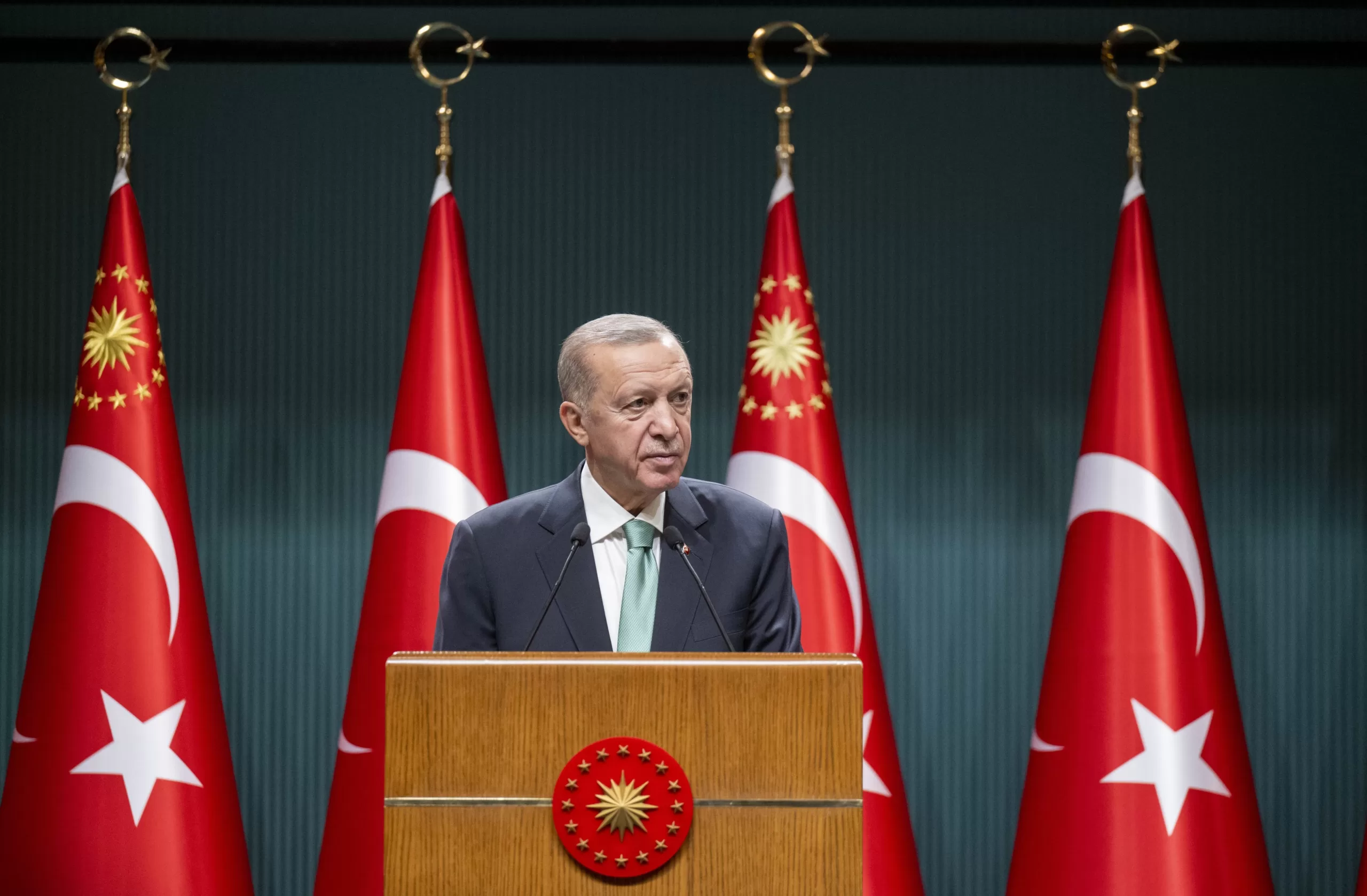 Erdoğan, vergisiz telefon, ücretsiz internet ve faizsiz kredi konusunda önemli