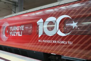 ‘Türkiye Yüzyılı’ ve ‘Milli Mücadele’nin Yüzüncü Yılı’ görselleriyle kaplanan Yüksek