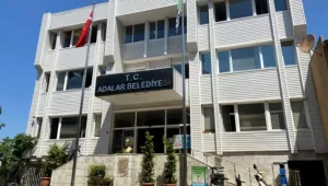 Adalar Belediyesi, son dönemde yaşanan skandallarla gündemden düşmüyor. İçişleri Bakanlığı,