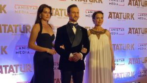 Aras Bulut İynemli’nin başrolünde yer aldığı Atatürk filmi daha seyirci