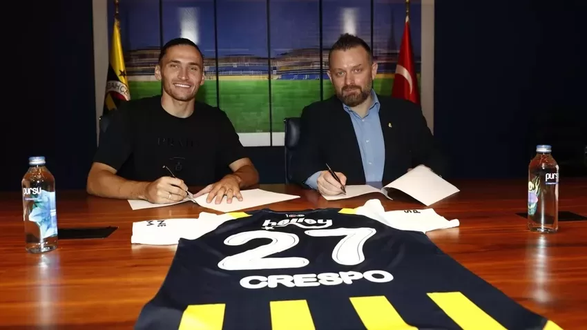 Sezon başında takımdan ayrılacağı konuşulan Crespo’ya Fenerbahçe’den yeni sözleşme geldi.