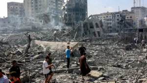 Gazze’nin elektrik, su ve gazını kesip yoğun bombardımana tabi tutan