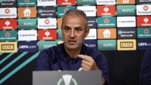 Fenerbahçe’nin hocası İsmail Kartal, Ludogorets maçı öncesi basın toplantısında konuştu.