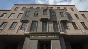 Bakanlıktan yapılan açıklamada; “Türk Silahlı Kuvvetleri, Cumhurbaşkanı tarafından verilecek direktifler