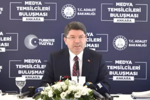 İki mahkeme arasında görüş farklılığının TBMM’de çözüleceğini ifade eden Bakan