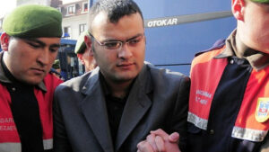 Agos Gazetesi Genel Yayın Yönetmeni Hrant Dink, 19 Ocak 2007’de