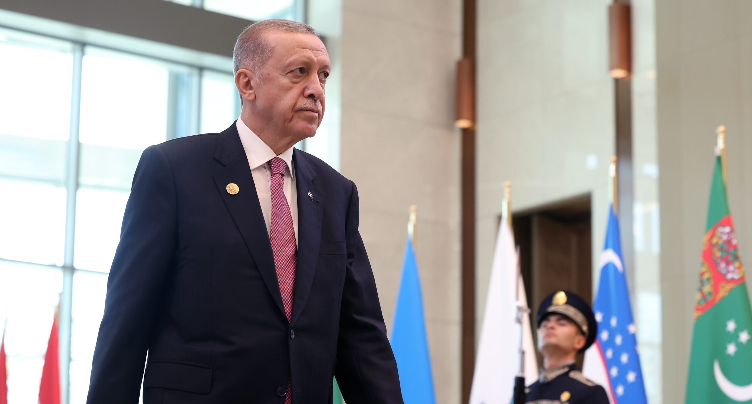 Cumhurbaşkanı Erdoğan, Ekonomik İşbirliği Teşkilatı Liderler Zirvesi için Özbekistan’da. Erdoğan,
