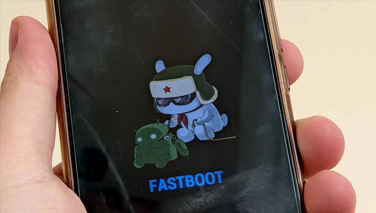 Fastboot, Android telefonlarda özel bir moddur. Bu mod, telefonunuzu yeniden
