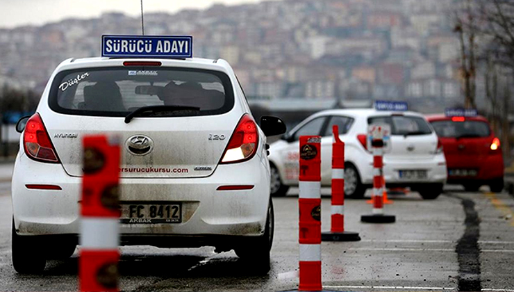 A1 ehliyet nedir, hangi araçları kullanır, kaç yaşında alınır, kaç cc motorları sürebilir?