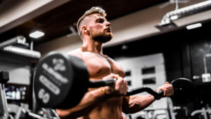 BCAA zararları, sporcuların ve fitness meraklılarının sıkça merak ettiği bir