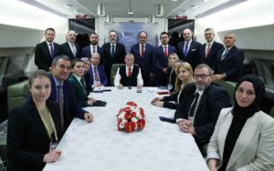 Cumhurbaşkanı Recep Tayyip Erdoğan, Yunanistan ziyareti dönüşünde uçakta gazetecilerin sorularını