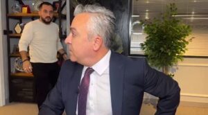 Sosyal medya hesabından canlı yayın yapan uzman mali müşavir Özgür