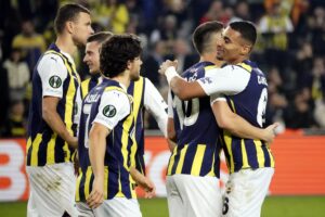Fenerbahçe, UEFA Konferans Ligi Grubunu lider tamamladı. Spor yorumcuları dün