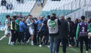 TFF 2. Lig Beyaz Grup’ta Bursaspor ile Diyarbekirspor arasında oynanan