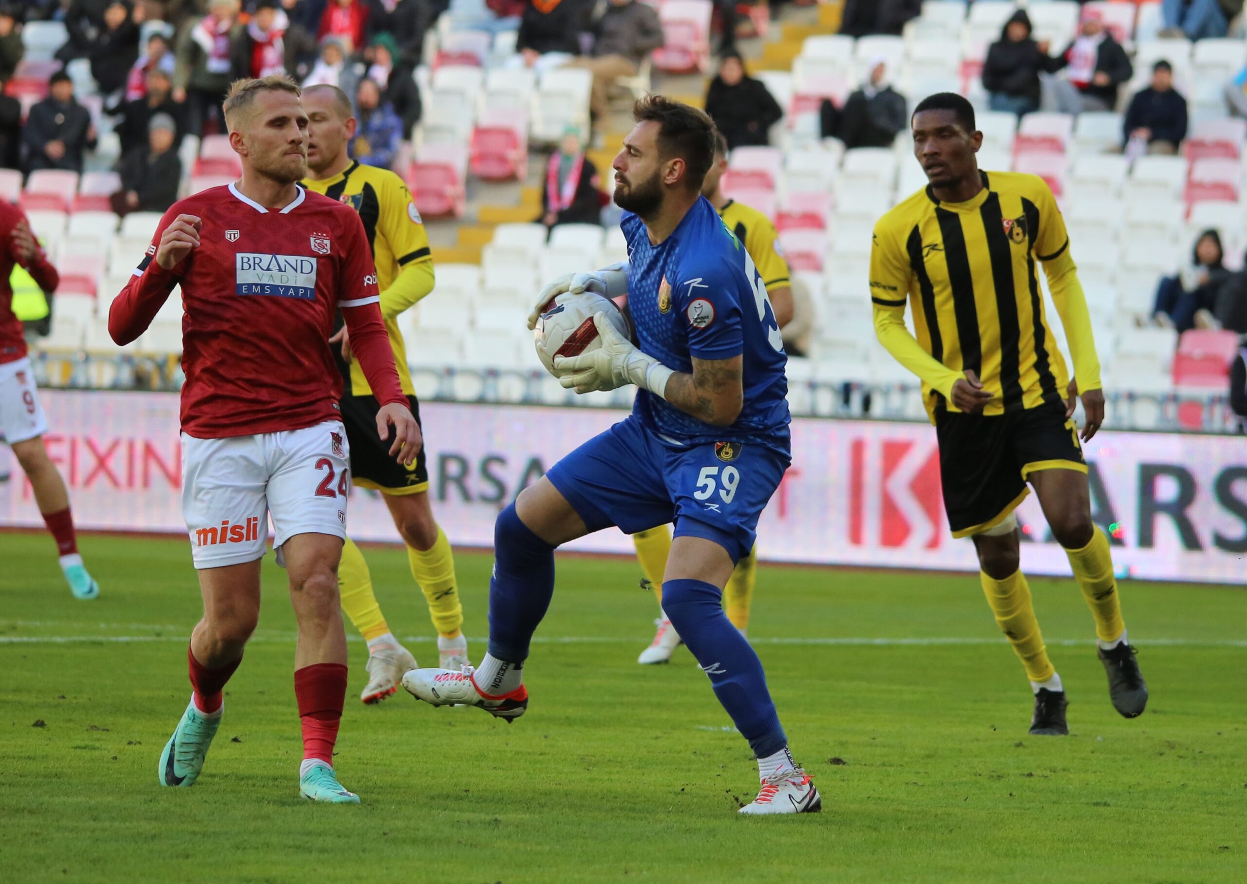 Trendyol Süper Lig’in 18. haftasında Sivasspor sahasında karşılaştığı İstanbulspor’u 1-0