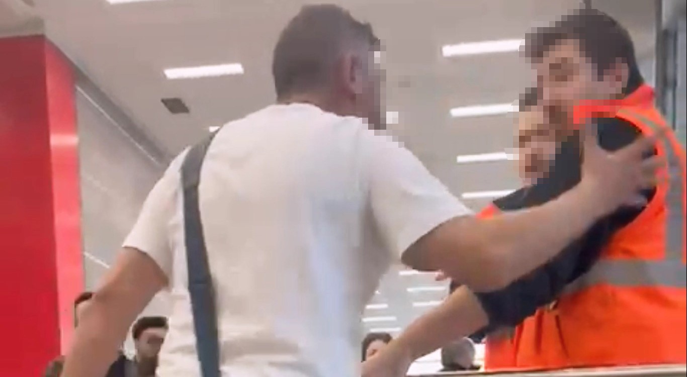 Denizli’ye gitmek üzere bir firmadan uçak bileti alan bir yolcu,