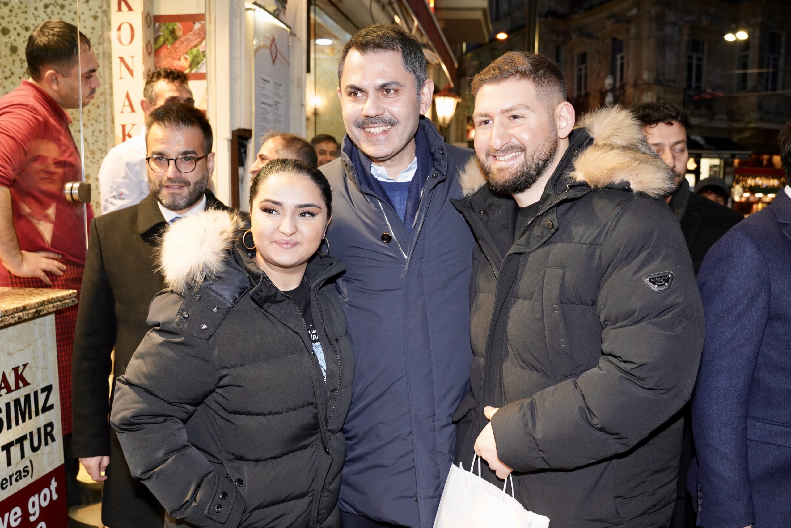 Cumhur İttifakı’nın İBB Başkan Adayı Murat Kurum, Beyoğlu Gençlik Merkezi’nde