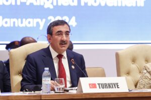 Cumhurbaşkanı Yardımcısı Cevdet Yılmaz, dün geldiği Uganda’da temaslarını sürdürüyor. Yılmaz