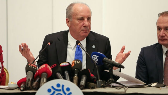 Memleket Partisi Genel Başkanı Muharrem İnce, Ankara’da bir otelde partisinin