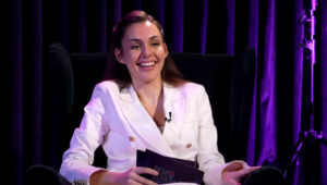 Sosyal medya fenomeni ve talk show sunucusu Berfu Yenenler, yeni