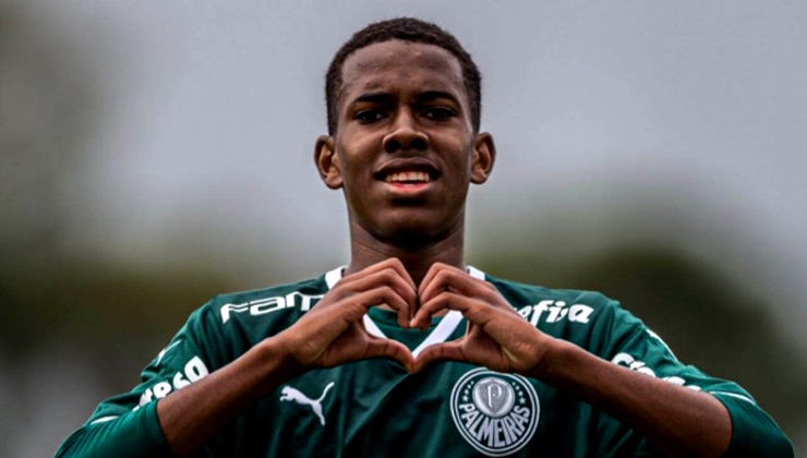 Barcelona, Lionel Messi’nin yerini dolduracak bir yıldız arayışında. Katalan devi,