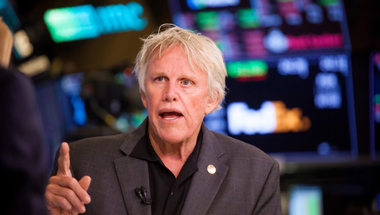 Gary Busey sokakta bakın en yaptı! Ünlü oyuncu herkesin içinde tuvaletini yaptı! Fotoğrafının çekildiğini görünce...
