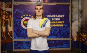 Süper Lig’de şampiyonluk yarışındaki Fenerbahçe’de yeni transfer Çağlar Söyüncü, kulüp