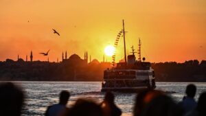 Yurt genelinde sıcak hava etkisini artırıyor. Hafta sonundan itibaren sıcak