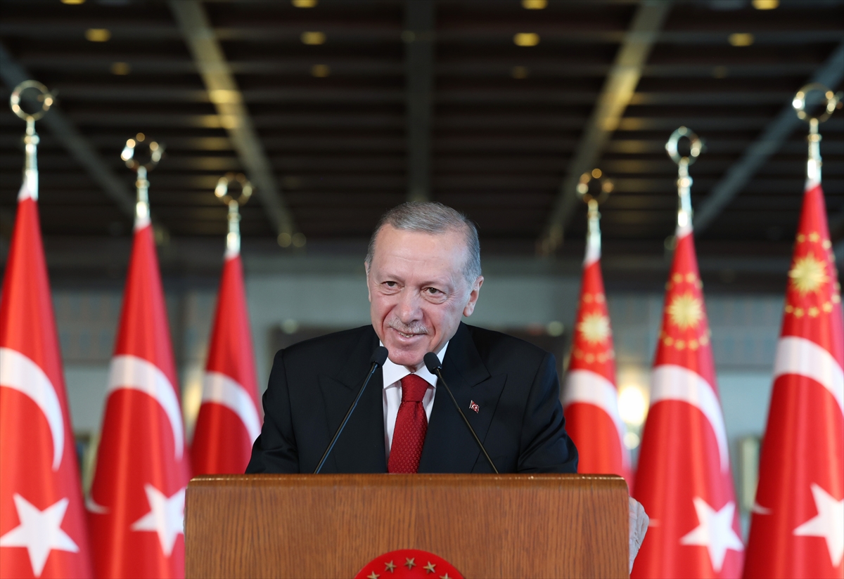 Bakan Göktaş, Tekirdağ’daki temasları kapsamında ‘Roman Dernekleriyle İstişare Toplantısı’na başkanlık