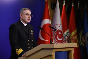 Millî Savunma Bakanlığı kaynakları, İzmir’de acil iniş yapmak zorunda kalan