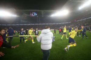 İçişleri Bakanı Yerlikaya, “Dün akşam oynanan Trabzonspor-Fenerbahçe Süper Lig Futbol