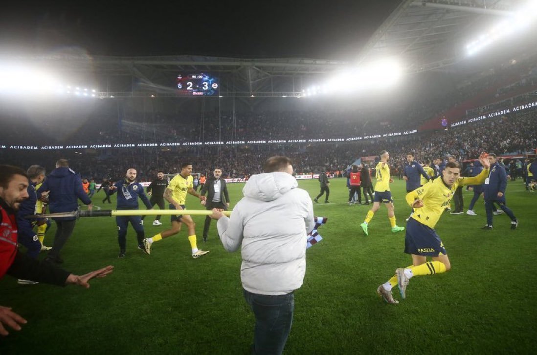 İçişleri Bakanı Yerlikaya, “Dün akşam oynanan Trabzonspor-Fenerbahçe Süper Lig Futbol