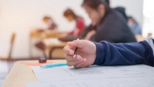 Heyecanla beklenen Açık Öğretim Lisesi (AÖL) sınav sonuçları için geri