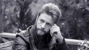 Türk müzik dünyasının sevilen isimlerinden Selim Gülgören, sosyal medyada paylaştığı