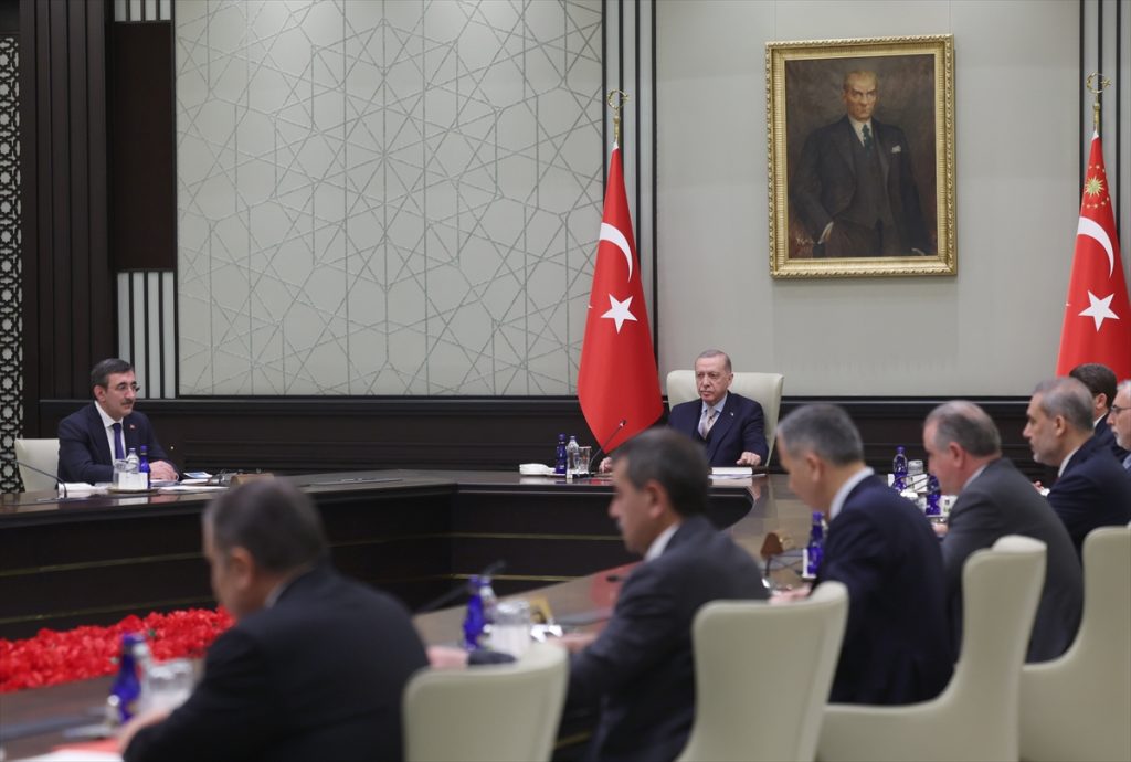 Kabine Yarın Toplanıyor: Gündemde Ekonomi ve Terörle Mücadele Var