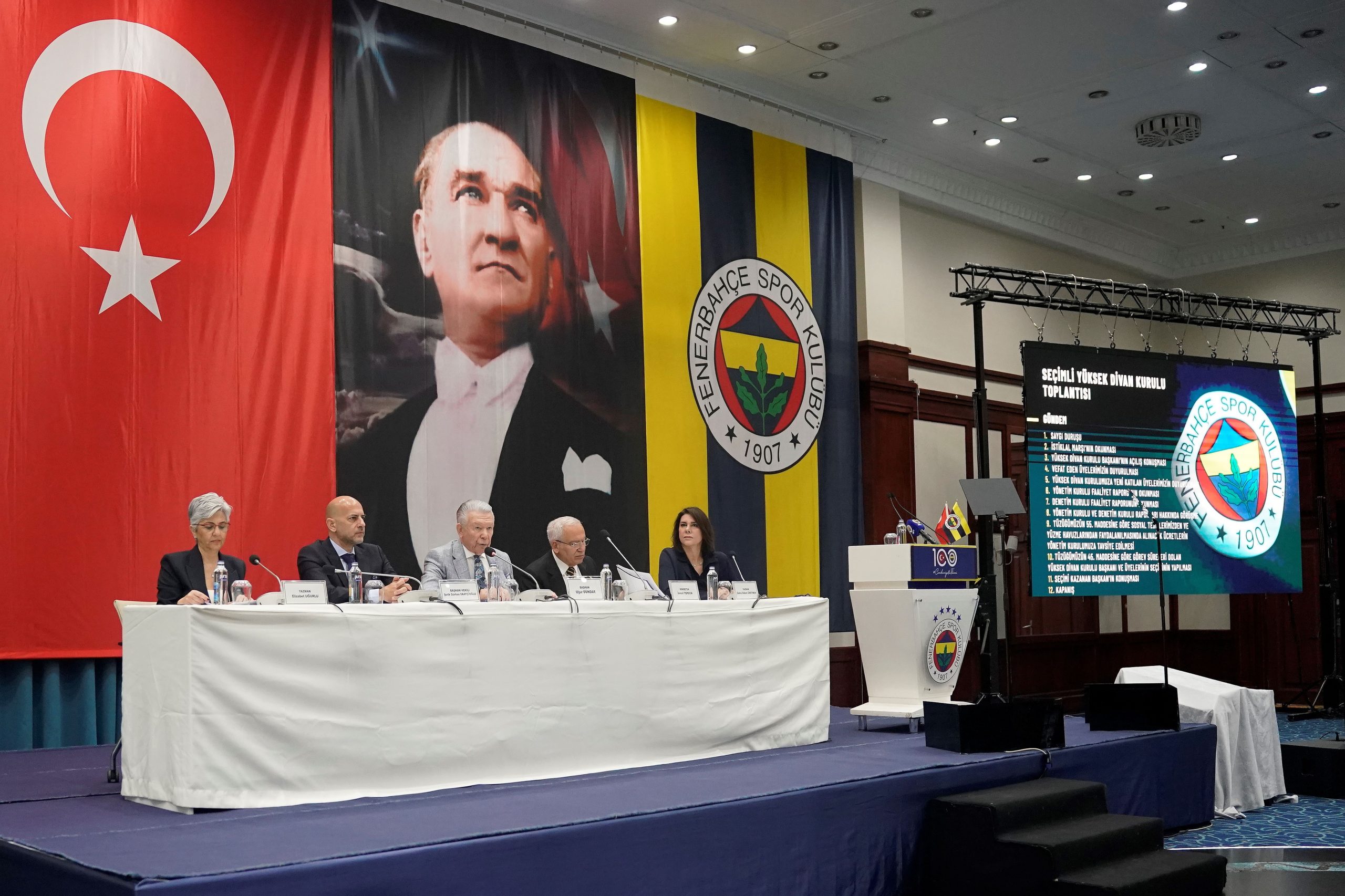 Fenerbahçe Spor Kulübü Yüksek Divan Kurulu seçimli genel kurulu başladı.