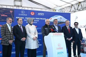 Bakan Uraloğlu, Ankara-İzmir Hızlı Tren Hattı Projesi’nde çalışmaları yerinde incelemek