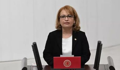 İYİ Parti’den İstifa Eden Ayşe Sibel Yanıkömeroğlu CHP’ye Katıldı