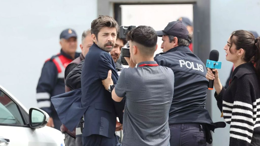 Taş Kağıt Makas 11. bölüm yeni fragmanı çıktı! Taş Kağıt Makas yeni bölüm fragmanı izle! Taş Kağıt Makas 11. bölüm yeni fragmanı çıktı! Taş Kağıt Makas yeni bölüm fragmanı izle!