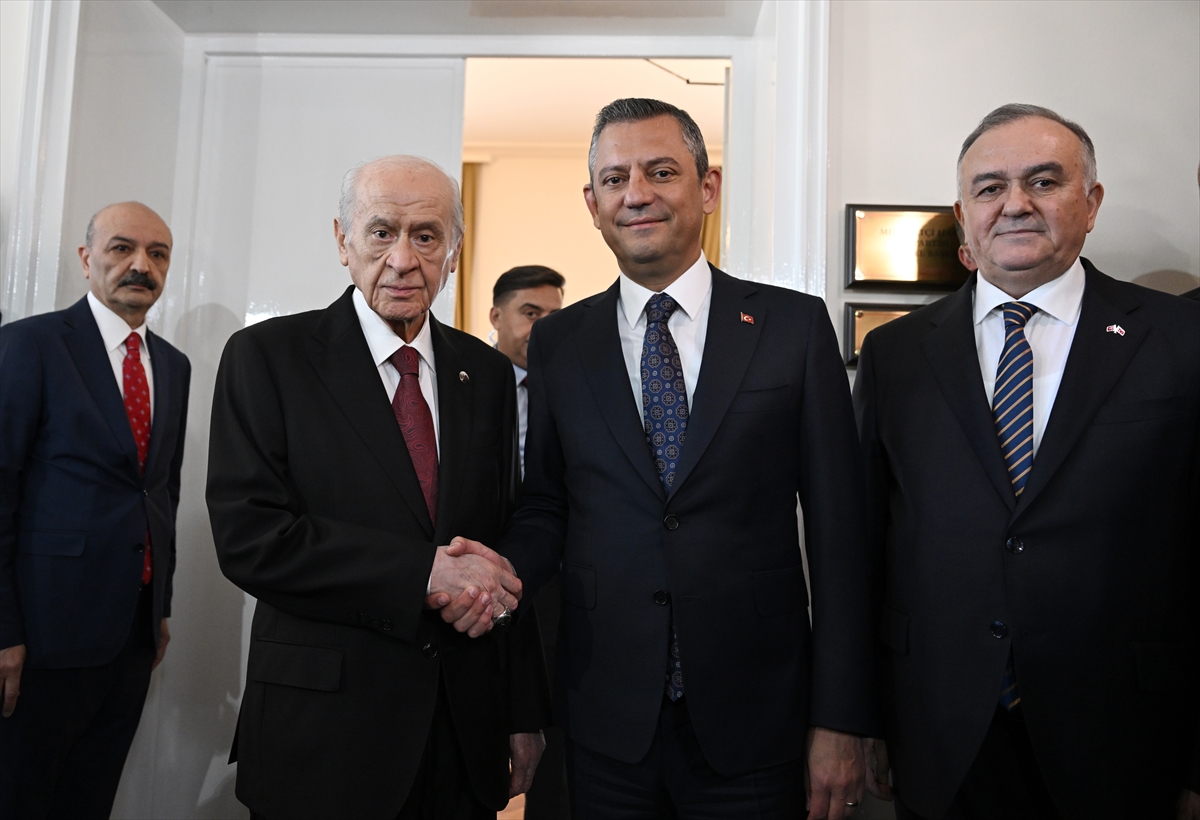 CHP lideri Özgür Özel, Cumhurbaşkanı ve AK Parti Genel Başkanı