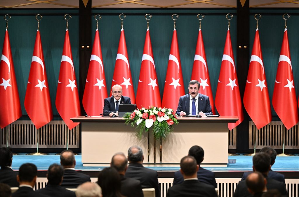 Yılmaz ve Şimşek Kamuda Tasarruf Paketini Açıkladı