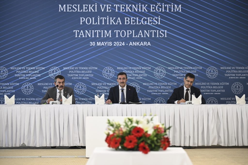 Cevdet Yılmaz'dan Mesleki Eğitim Açıklaması