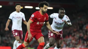 Premier Lig heyecanı, Aston Villa ile Liverpool arasındaki mücadeleyle devam