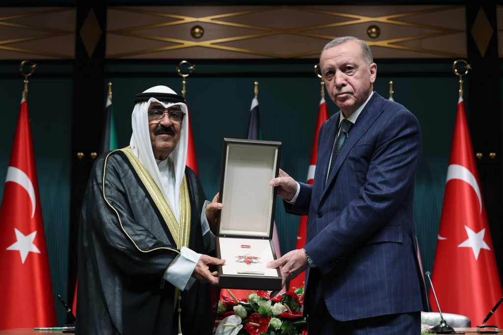 Kuveyt Emiri'nden Cumhurbaşkanı Erdoğan'a Teşekkür