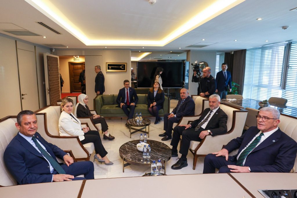 Özel'den Dervişoğlu'na Ziyaret