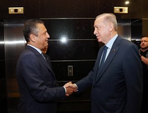 Cumhurbaşkanı Recep Tayyip Erdoğan ile CHP Genel Başkanı Özgür Özel’in