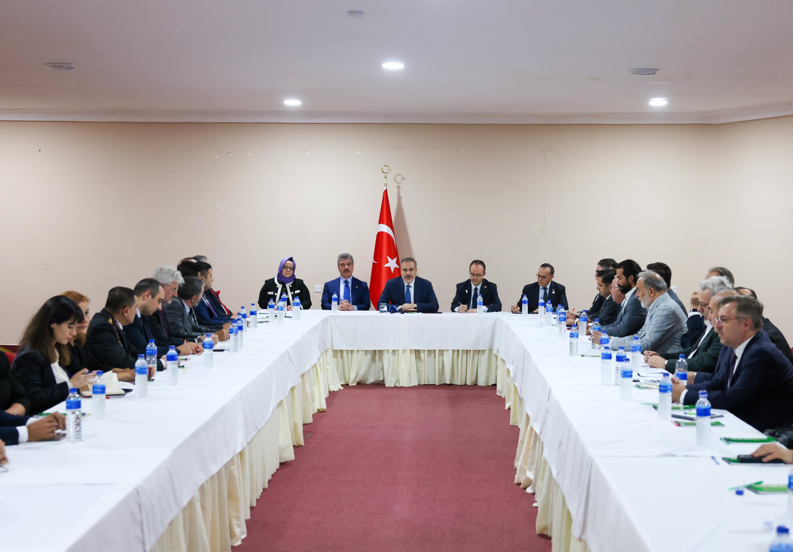 Dışişleri Bakanı Fidan, Gambiya’da Türk şirketlerinin temsilcileriyle buluştu. Dışişleri Bakanı