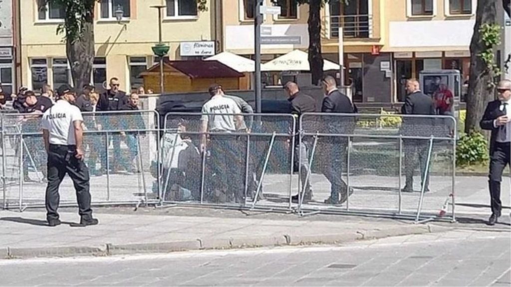 Slovakya Başbakanı Robert Fico'ya Silahlı Saldırı